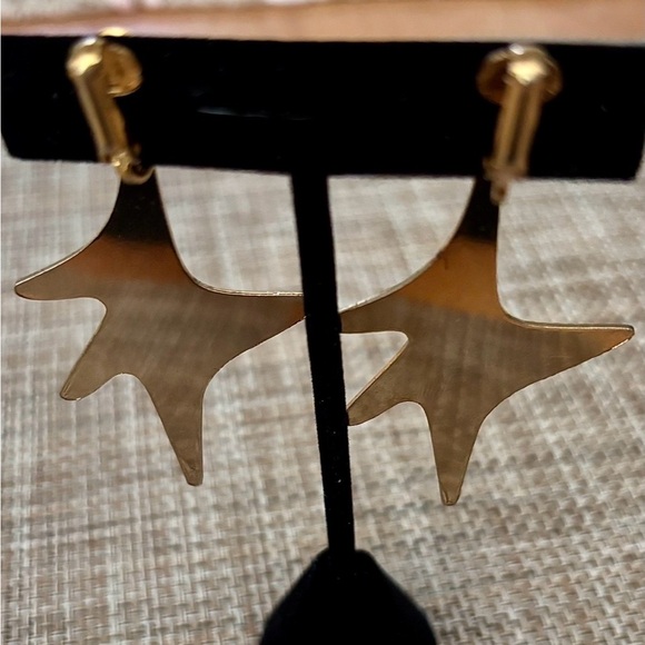 Gold Starburst 1980's Clip on Earrings - Picture 2 of 2